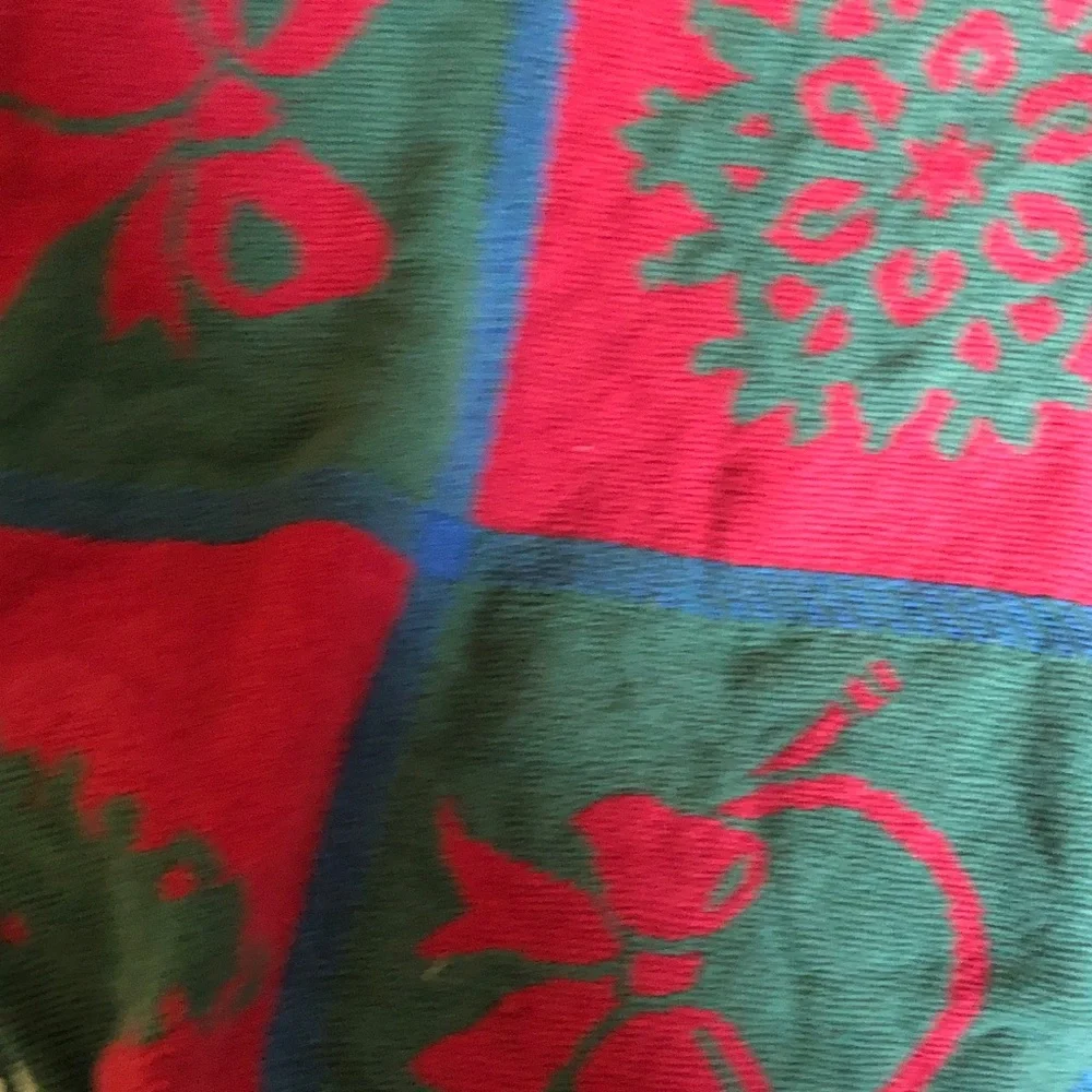Holiday Throw Blanket - Red & Green Festive Pattern